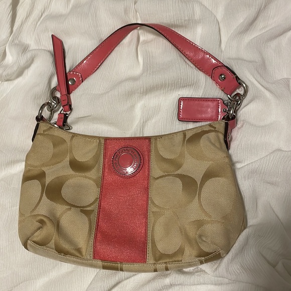 Light pink and brown medium coach handbag - Picture 4 of 6